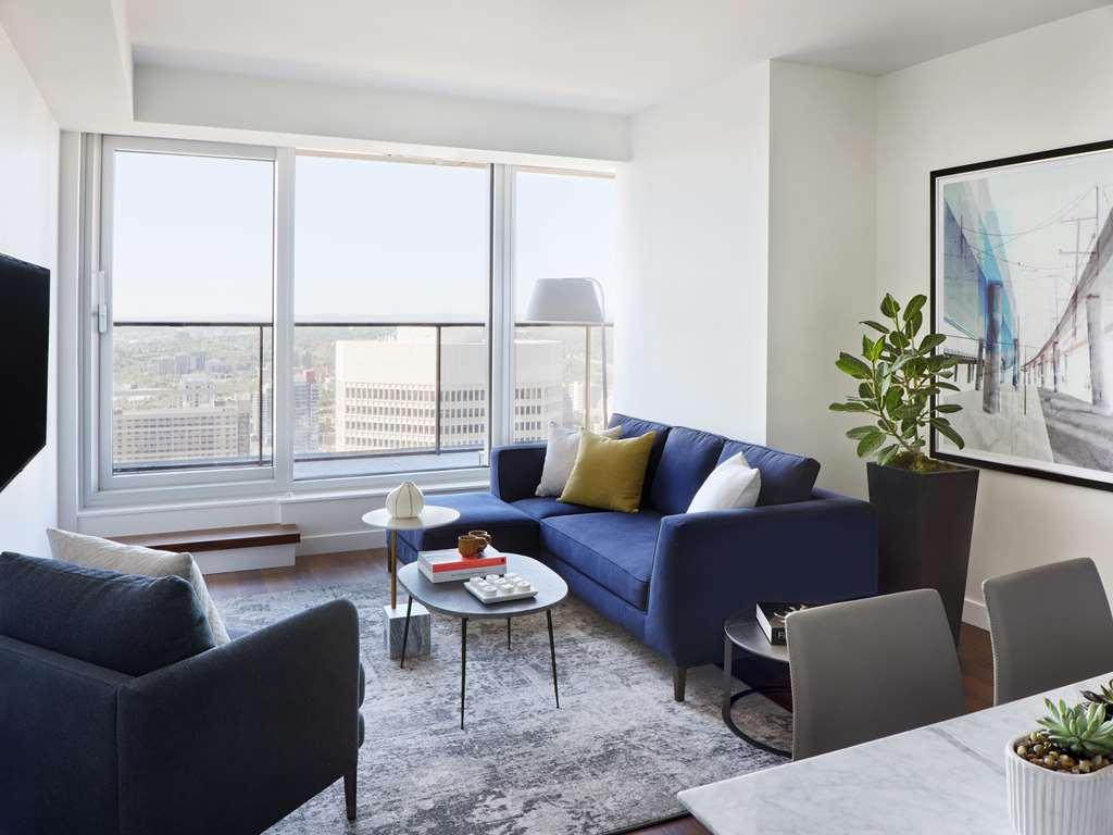 Hotel The Residences At Telus Sky *